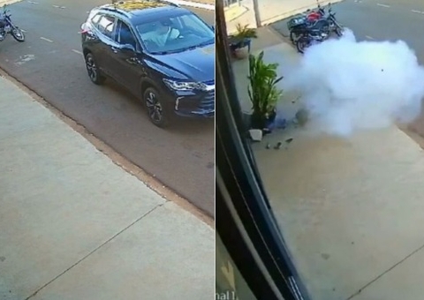 Homem arremessa explosivo em frente a pet shop da ex-namorada