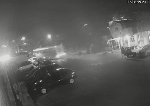 Vídeo mostra momento em que ônibus desgovernado causa destruição no Petrópolis