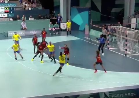 Brasil vence Angola e avança às quartas de final do handebol
