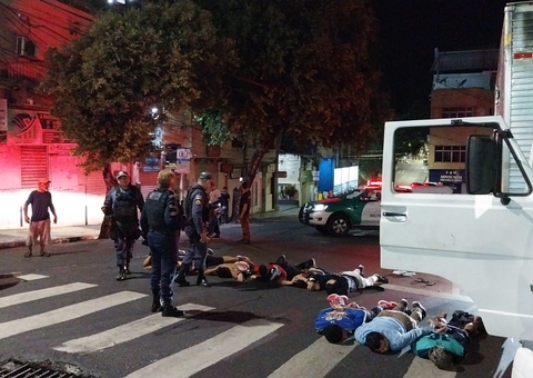 Grupo é flagrado com caminhão repleto de produtos roubados da Ramsons no Centro