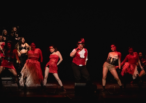 Teatro Amazonas recebe o espetáculo "Cabaré Chinelo – O Show"