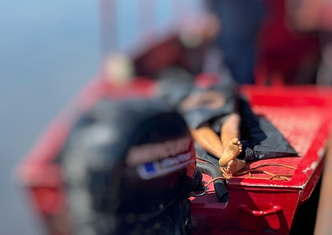 Homem achado em geladeira teve a nuca "serrada" e recebeu golpes de faca