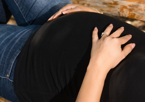 Homem mata companheira ao descobrir que ela estava grávida de outro