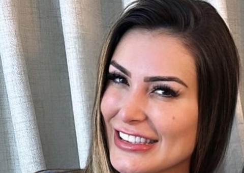 Andressa Urach deseja abrir igreja: "falar de Jesus com língua de cobra"