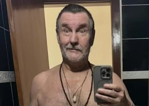 Antonio Calloni surpreende ao aparecer sarado em foto de cueca