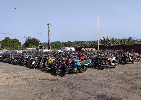 Detran realiza leilão de sucatas em Manaus 