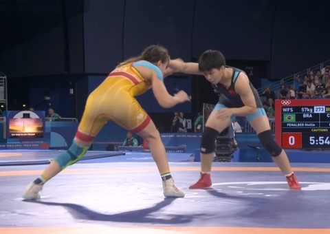 Brasileira perde por 10 a 0 para chinesa Hong Kexin no wrestling