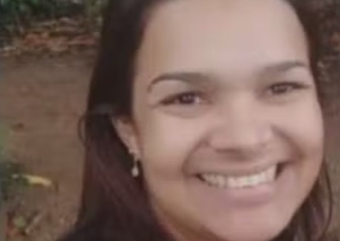 Mulher morre baleada após carro bater em viatura policial no Rio