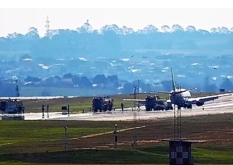 Avião faz pouso de emergência em Viracopos após pneu estourar 