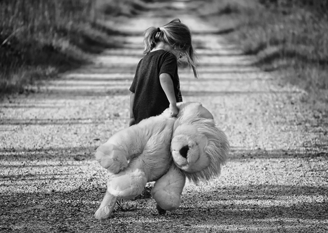 Em alta no Brasil, registros de estupro aceleram entre crianças de até 4 anos