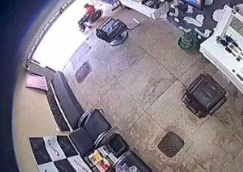 Vídeo: Empresário nega R$ 10 a cadeirante e é baleado: 'tá me tirando?'