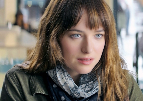 Dakota Johnson se pronuncia após rumores de separação de Chris Martin