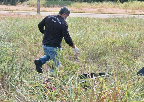Corpo com corda no pescoço é encontrado em loteamento na Ponta Negra