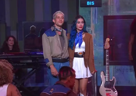 Matheus vence a namorada Unna em duelo musical no Estrela da Casa