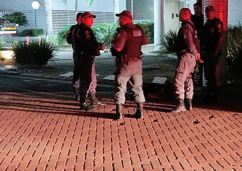 Homem morre após ser espancado e esfaqueado em Manaus