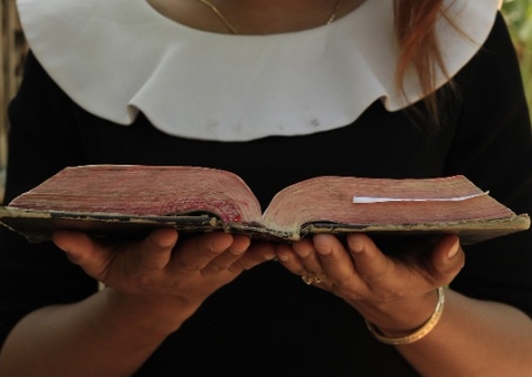 Pastor é preso por abusar sexualmente de fiéis ao prometer 'cura espiritual'