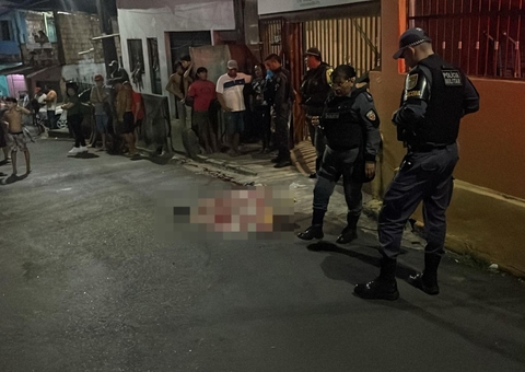 Adolescente é jogado de carro e executado na Compensa