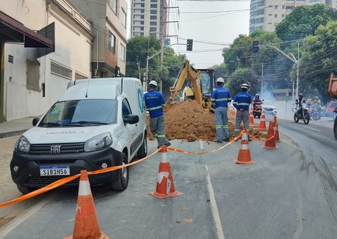 Obra emergencial interdita trecho da Av. Mário Ypiranga e complica trânsito