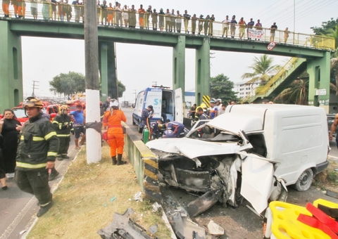 Motorista morre em grave acidente na Torquato Tapajós 