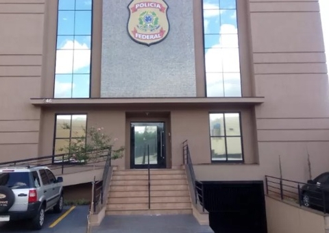 Preso pula de prédio da Polícia Federal; família ajudou na fuga