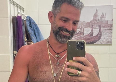 Iran Malfitano posa nu e Bárbara Borges reage: 'temperatura subiu'