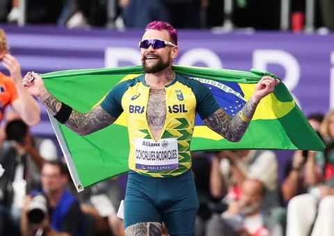 Vinicius Rodriguez, do BBB24, é bronze nos 100m rasos nas Paralimpíadas de Paris