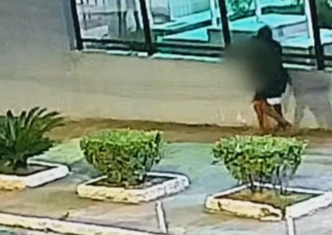 Jovem implora para ladrão não levar celular: 'meu pai tá pagando no cartão'