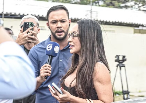 Irmã se pronuncia após Deolane e mãe continuarem presas: "confio na Justiça"