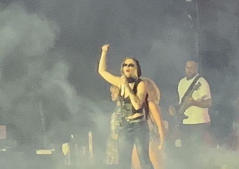 Luísa Sonza agita público manauara no Passo a Paço; vídeos