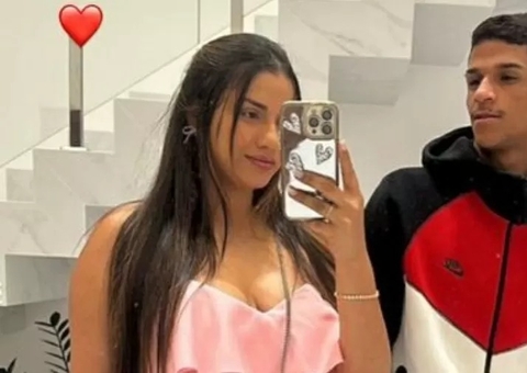 Luva de Pedreiro reata namoro com Távila Gomes