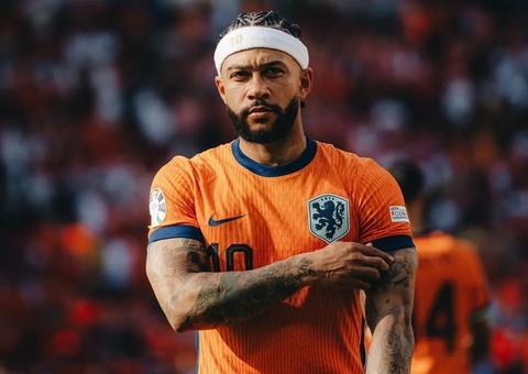 Técnico da Holanda despista sobre futuro de Memphis após acerto com Corinthians