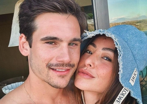 Sabrina Sato está noiva de Nicolas Prattes