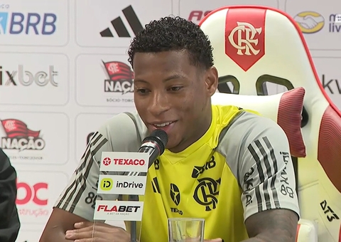 Plata é apresentado no Flamengo e revela inspiração em Vinícius Júnior