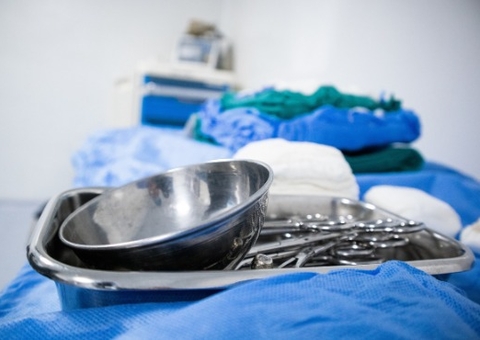 Adolescente morre após cirurgia feita com ajuda de tutorial do Youtube