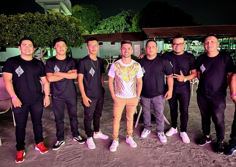 'Na palma da mão' celebra 20 anos do grupo 'Só Pagode' 