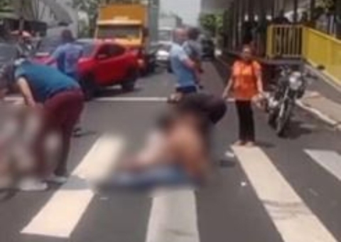 Motociclista atropela 4 pessoas em grave acidente na Av. Constantino Nery