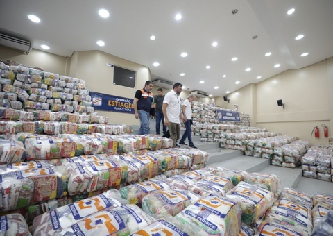 Governo entrega ajuda humanitária e anuncia atendimentos para saúde no baixo Amazonas