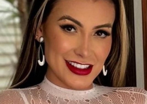 Andressa Urach revela fetiche com cadeirante e anão