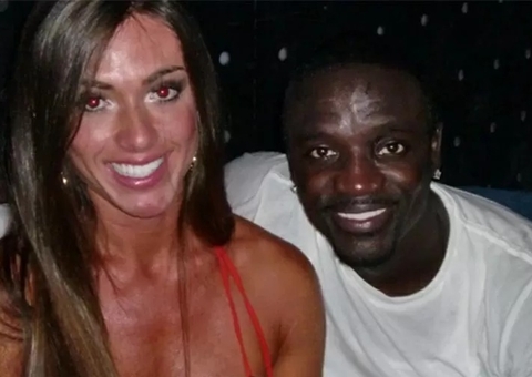 De volta ao Brasil, Akon relembra namoro com Nicole Bahls
