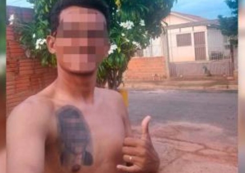 Professor abusa de alunos, faz tatuagem com rosto de vítima e é preso