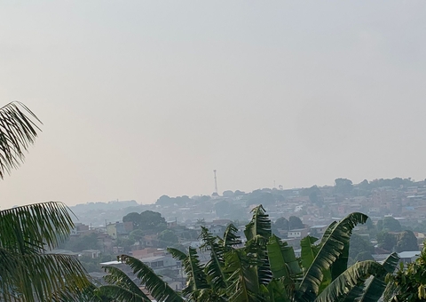 Manaus amanhece com qualidade do ar "muito insalubre" em meio a fumaceiro intenso