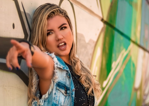 Bella Queiroz faz show acústico nesta sexta-feira em Manaus