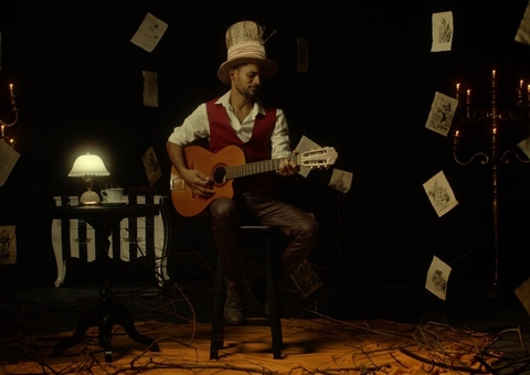 Leandro Negreiros exibe 'Espelhos Espalhados' em Manaus