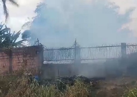 Incêndio em terreno preocupa moradores no Parque das Laranjeiras