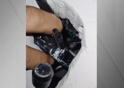 Após descobrir câmera no banheiro, família troca tomadas para aumentar segurança