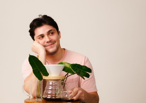 Santaella lança EP 'Todos os Futuros' nas plataformas musicais