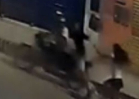 Vídeo: Mulher enfrenta assaltante durante roubo no Nova Vitória