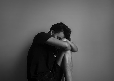 Saiba o que é ciclotimia: transtorno leva da euforia à tristeza em segundos