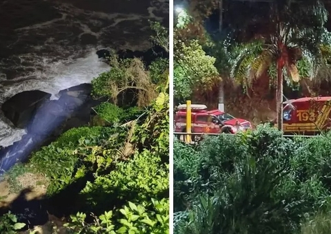 Barco naufraga na 'Garganta do Diabo' em SP, deixando dois desaparecidos