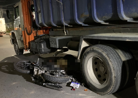 Caminhão passa por cima de universitária em grave acidente em Manaus